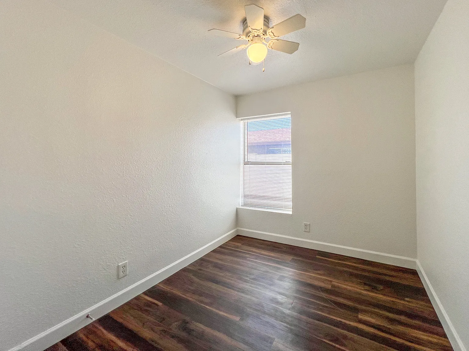 2 bed, 600 sqft, $1,430 — Photo 3