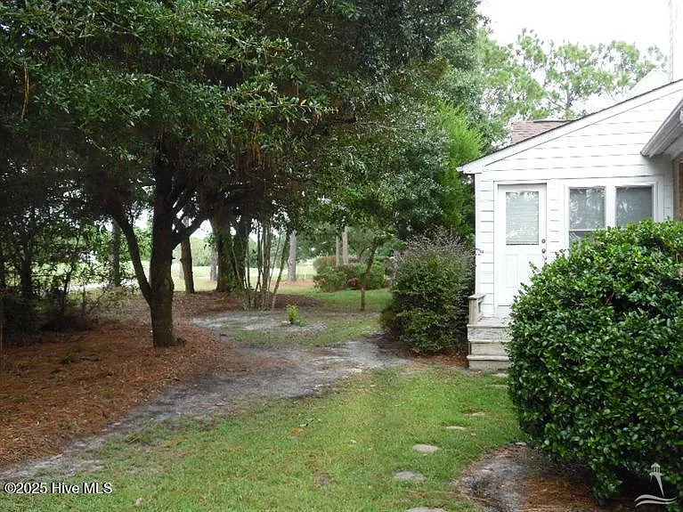 3 bed, 2.5 bath, 1570 sqft, $2,350 — Photo 3