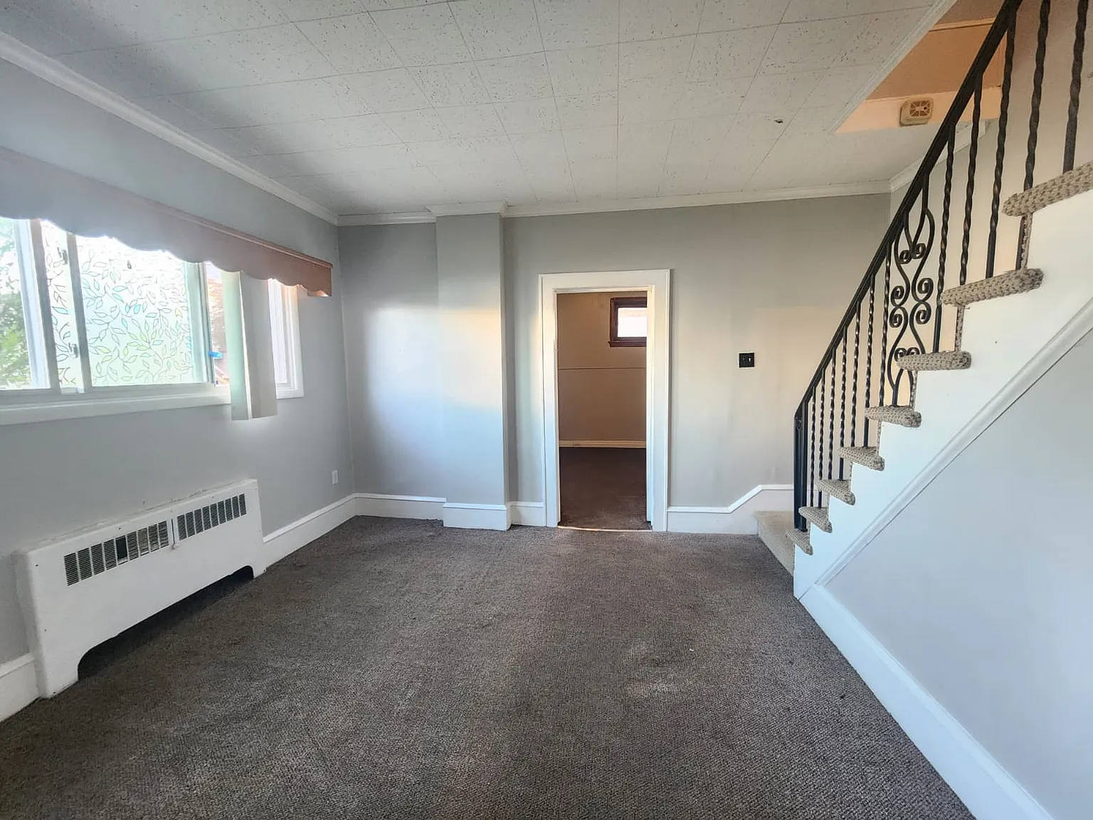5 bed, 3194 sqft, $1,745 — Photo 4