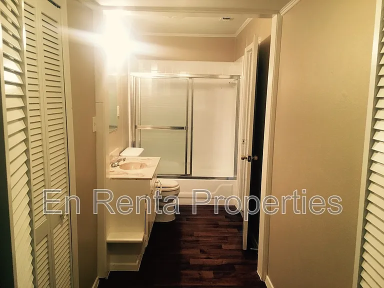 1414 Lackland St — Photo 9