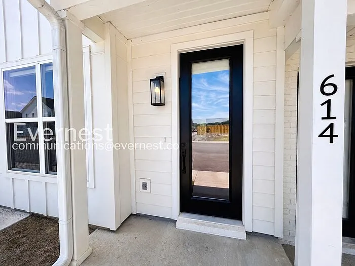 614 Mason Ward Pl — Photo 2