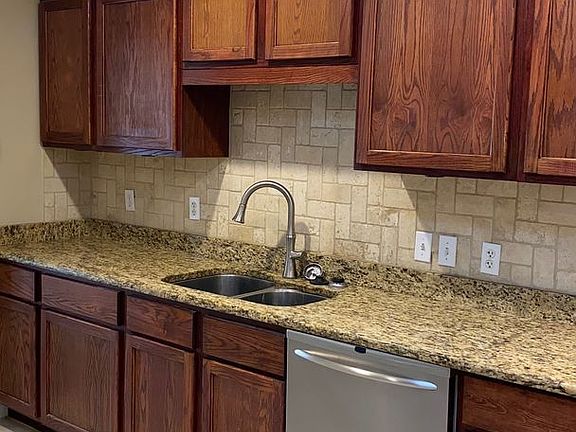 5th image of 3529 Suffolk Dr