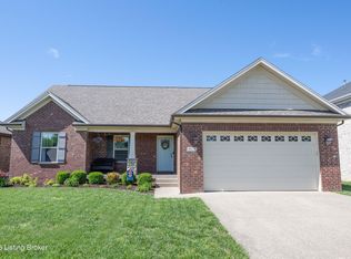 8825 Stara Way, Jeffersontown, KY 40299
