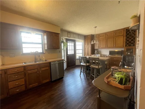 2111 N York Rd, Independence, MO 64058