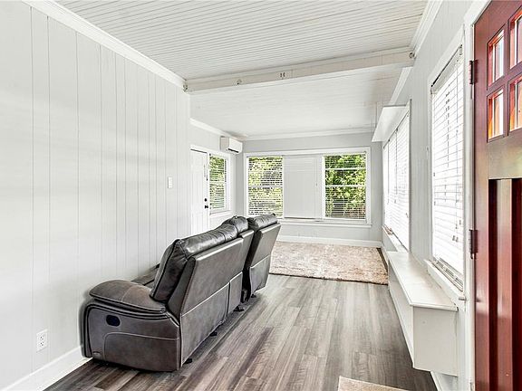3rd image of 208 W 17TH STREET