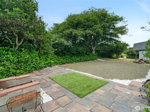 363 Geoduck Loop SW, Ocean Shores, WA 98569