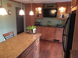 31 Cedar St, Hudson, NH 03051