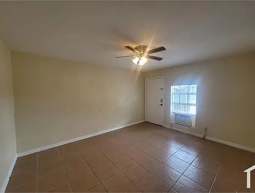 3 bed, 995 sqft, $1,550 — Photo 2