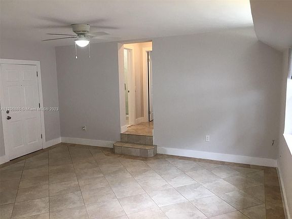 3rd image of 125 Edgewater Dr APT 11