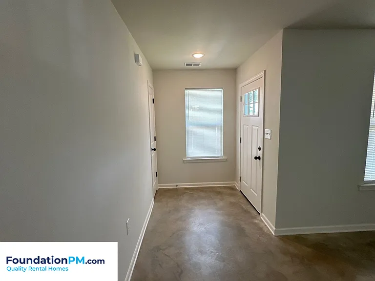 2507 E Tyler Ave — Photo 9