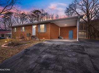 121 Rosemont Ln, Harriman, TN 37748