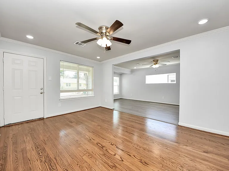 5003 Enyart St — Photo 10