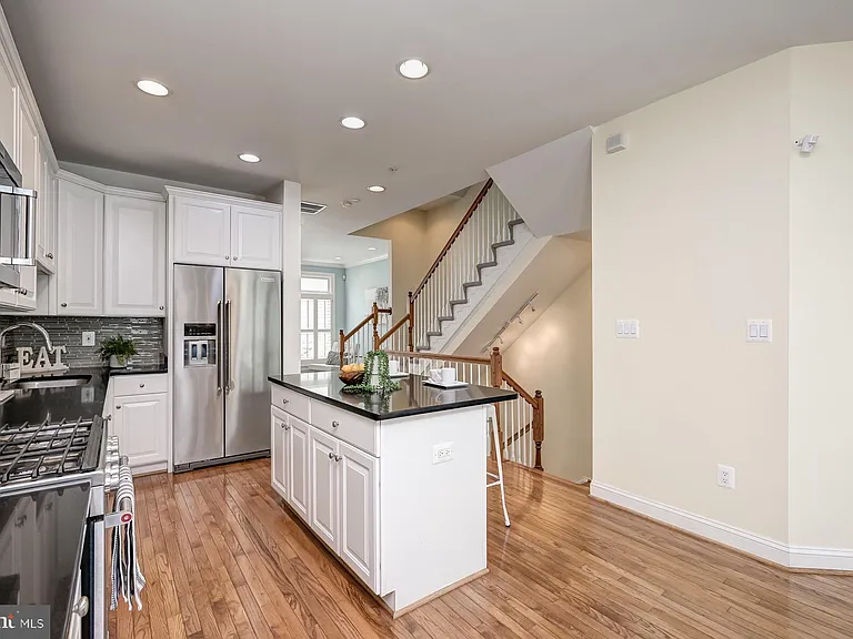 1236 Harbor Island Walk — Photo 14