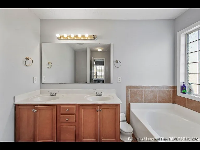 182 Lochwood Dr — Photo 21