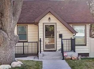 813 W 2nd Ave, Cheyenne, WY 82001