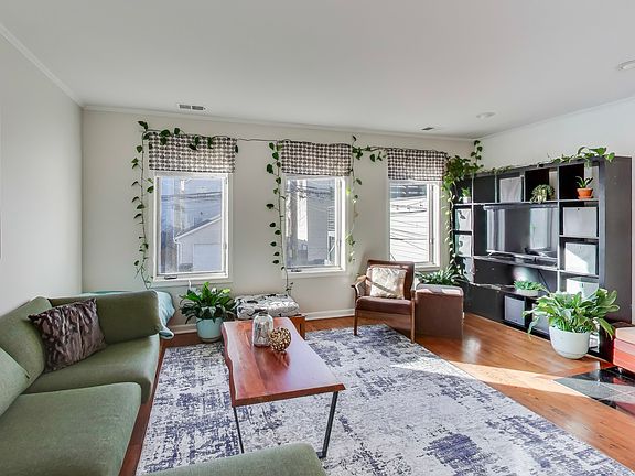 3rd image of 3442 N Damen Ave #3