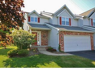114 Berwick Ln, East Amherst, NY 14051