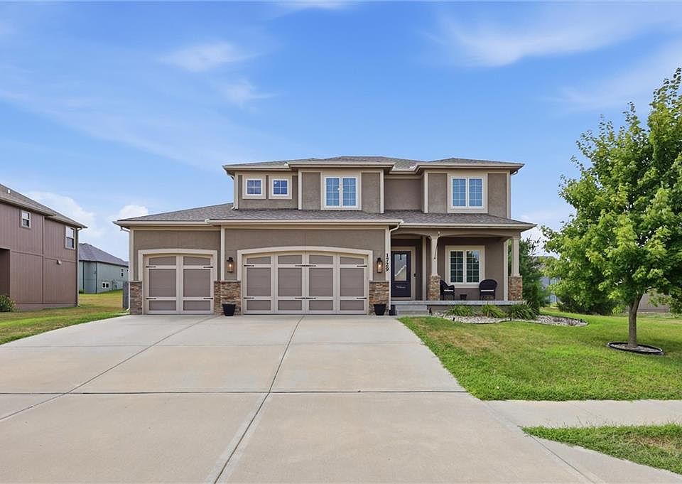 1st image of 1729 Cambridge Cir