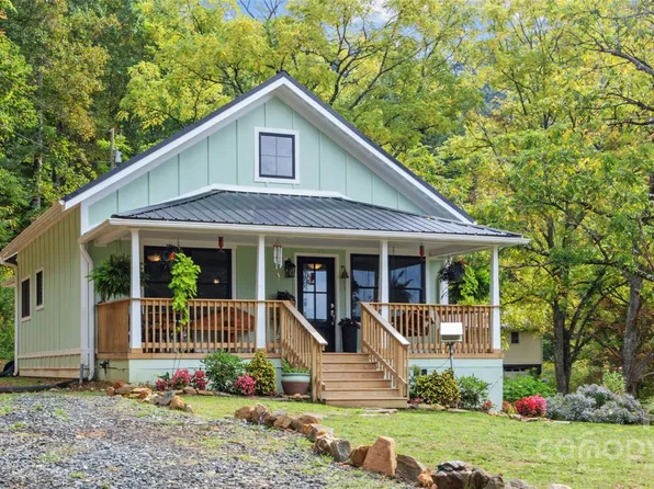 407 Terrell Dr, Bakersville, NC 28705