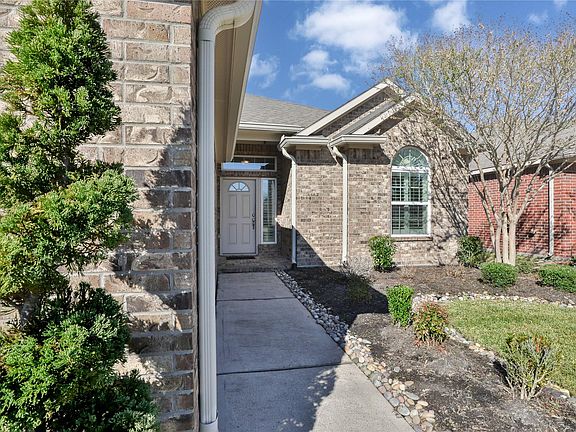 5th image of 313 Park Dr