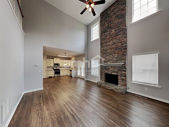 4th image of 633 Lincolnwood Ln