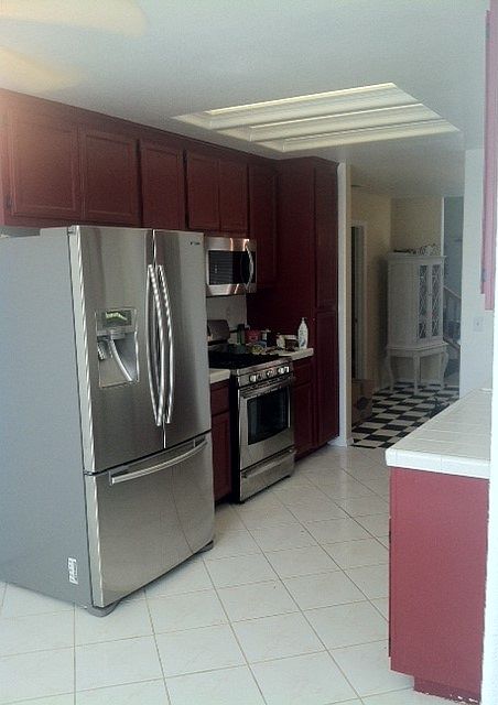 2nd image of 1114 N Sutter St