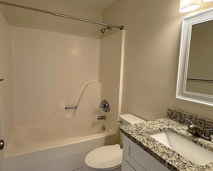 19612 Oak St #7 — Photo 10