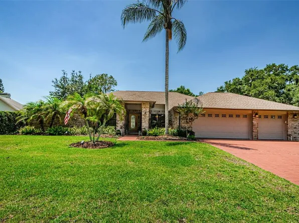 518 Crystal Grove Blvd, Lutz, FL 33548