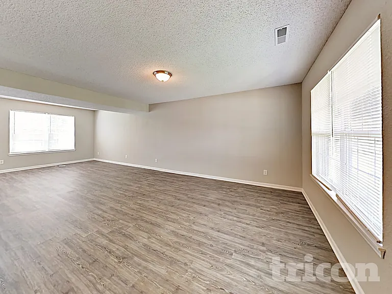 1460 Egret Ln — Photo 3