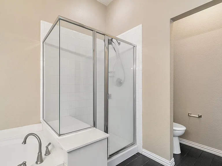 615 Lake Bridge Dr — Photo 24