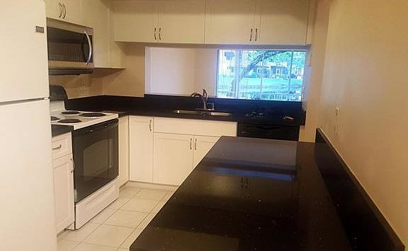 5th image of 640 N University Dr
