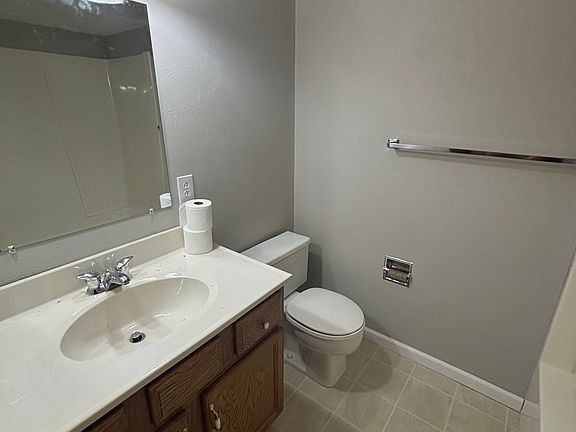 5th image of 801 Little St #11