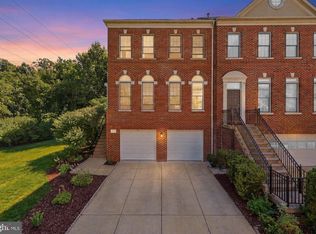 4530 Fair Valley Dr, Fairfax, VA 22033