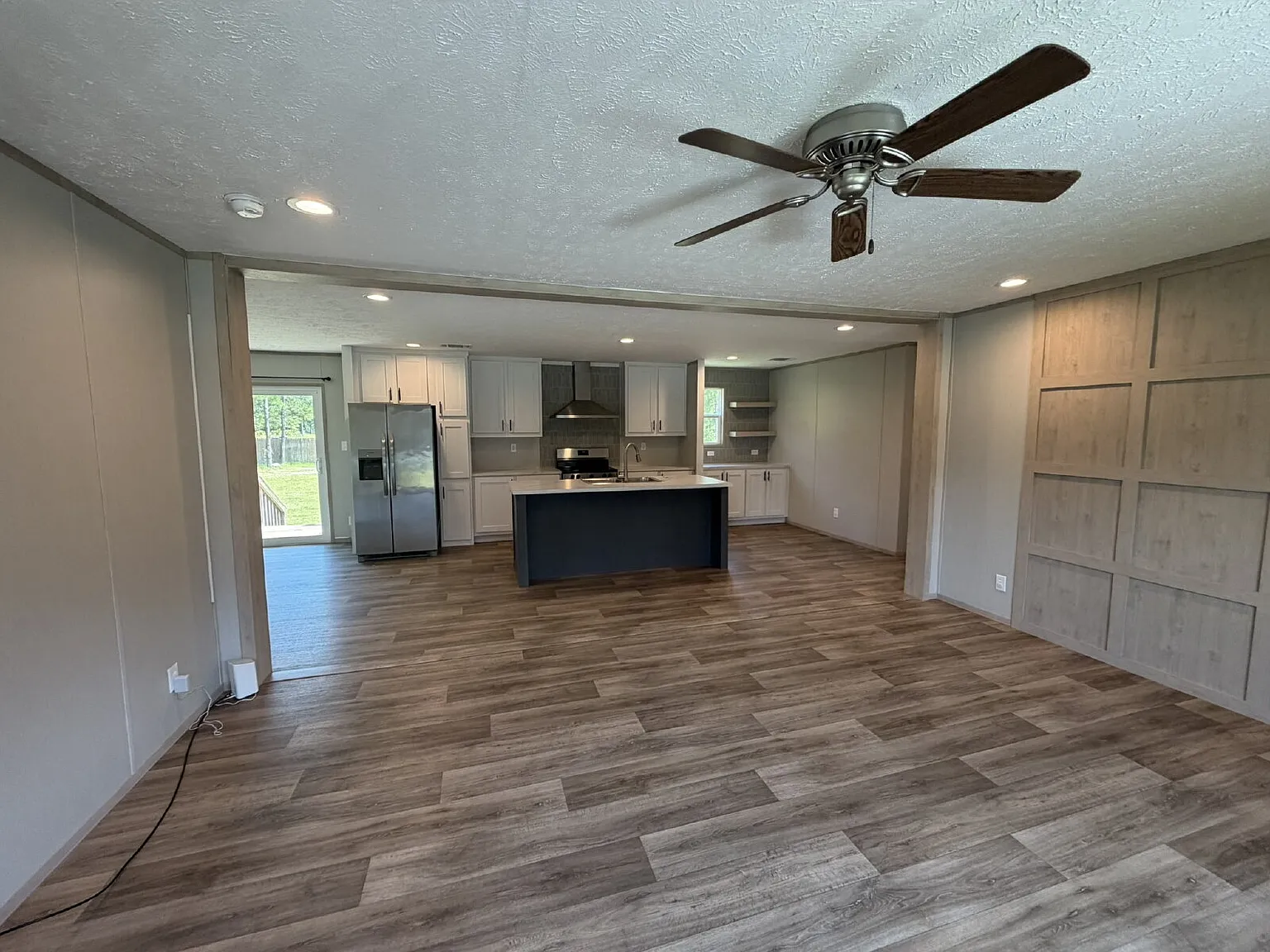 3 bed, 2.0 bath, 1568 sqft, $1,800 — Photo 3