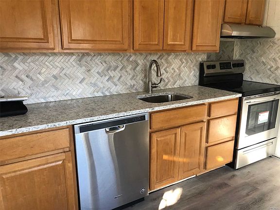 2nd image of 105 Balsam Ln