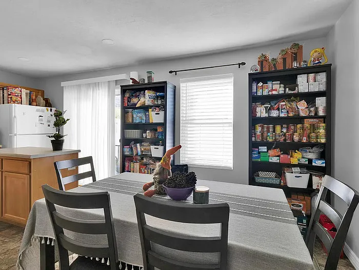 374 E Braidhill Dr — Photo 3