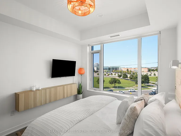 2495 Eglinton Ave W #609 — Photo 11