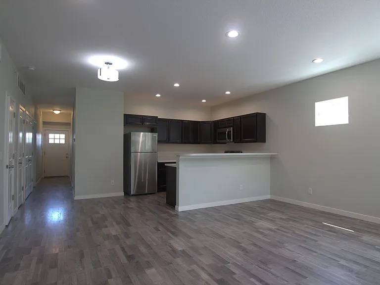 1601 Kimbark St #104 — Photo 6