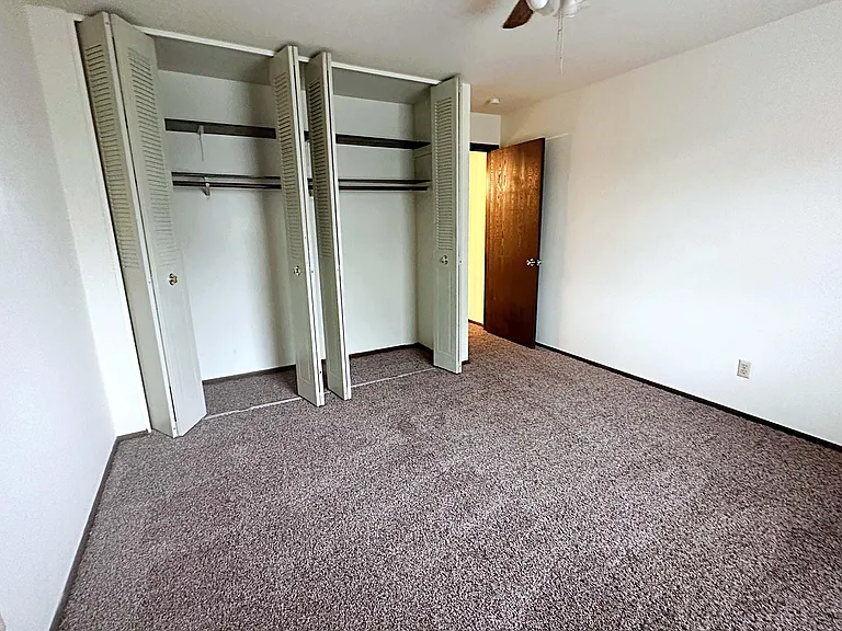 Southgate Apartments — Photo 76