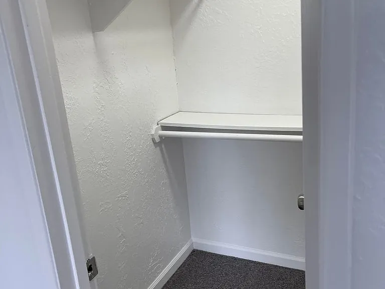 Nightingale Apartments — Photo 19