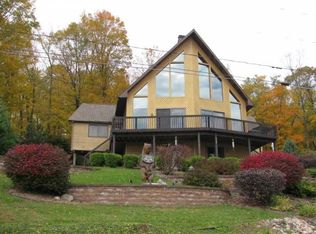 525 Lakeside Dr, Mayfield, NY 12117
