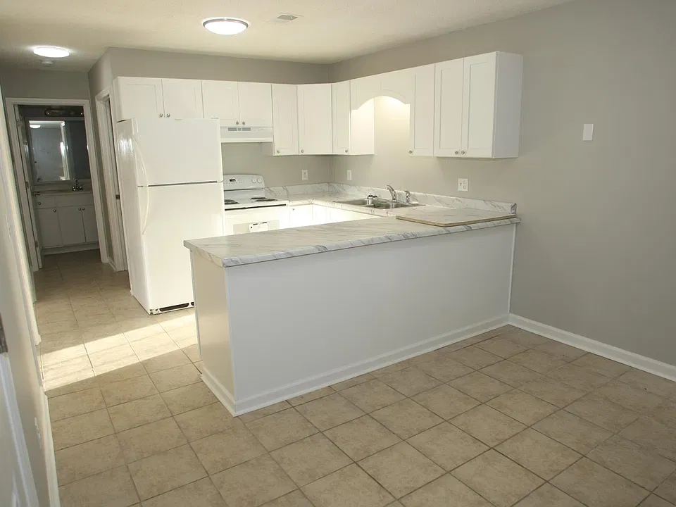 Showing dining area & kitchen