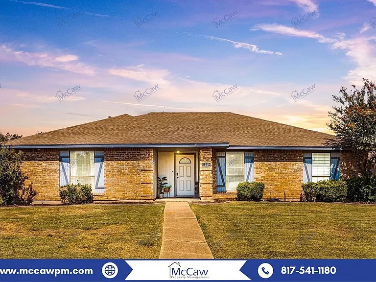 1029 Field Trail Dr — Photo 1