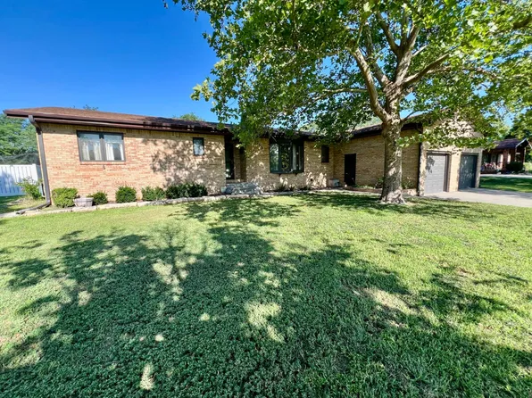 715 N Central Ave, Beloit, KS 67420