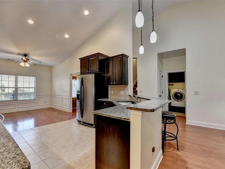 2130 Line Dr — Photo 7