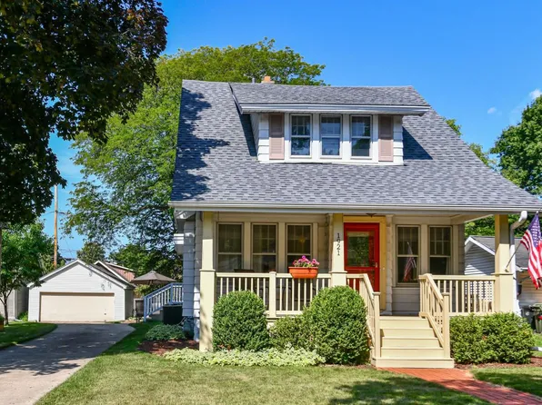 1921 North 83rd STREET, Wauwatosa, WI 53213