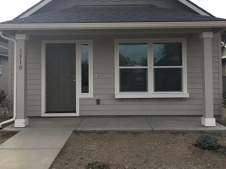 1510 SW 36th Loop — Photo 2