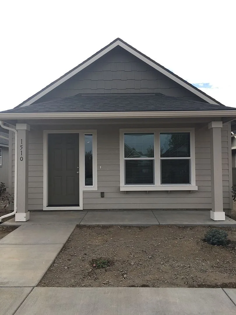 Building Photo - 1510 SW 36th Loop