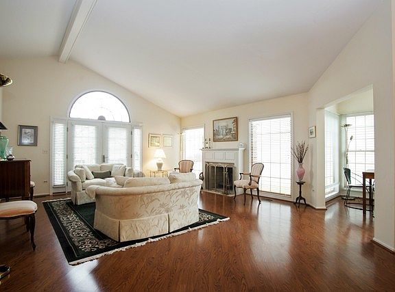 2nd image of 2230 N Lake Shore Cir