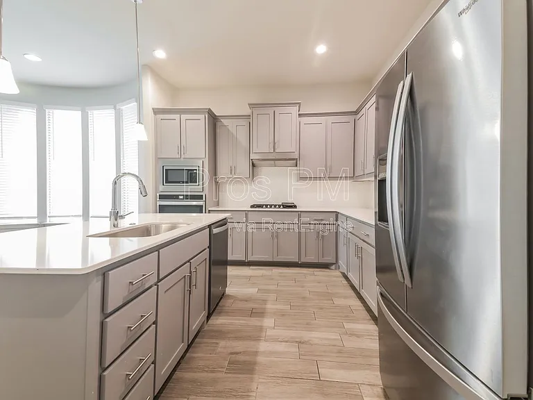 1121 Knightsbridge Rd — Photo 4